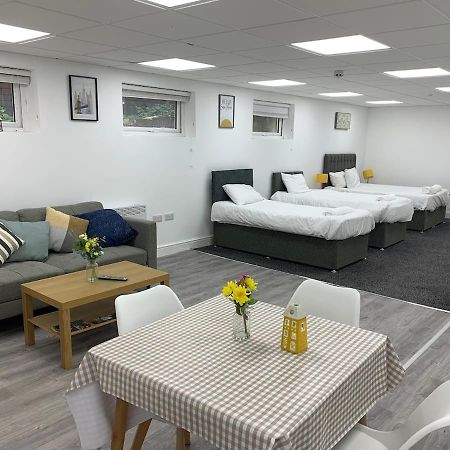 Huge Studio Close To City Centre With Free Secure Parking 리즈 외부 사진
