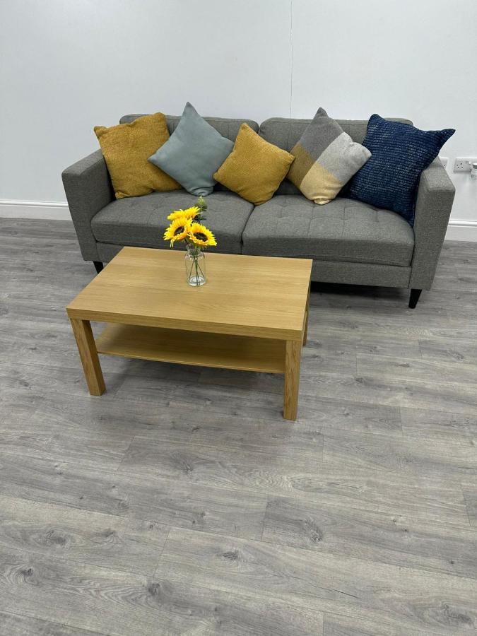 Huge Studio Close To City Centre With Free Secure Parking 리즈 외부 사진